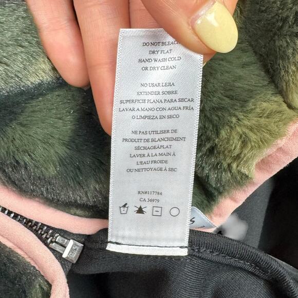 Rails Wesley Green Black Camo Soft Faux Fur Zipper Jacket Pockets Revolve - Picture 16 of 16